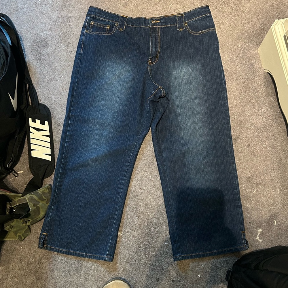 Women’s capris NEW WITH TAGS sz. 16